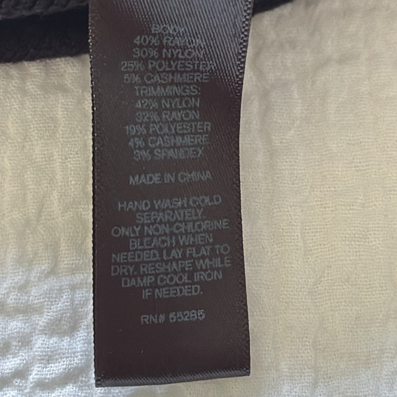 Express Black Fitted Sweater with Cold Shoulder Half Sleeves - Picture 3 of 11